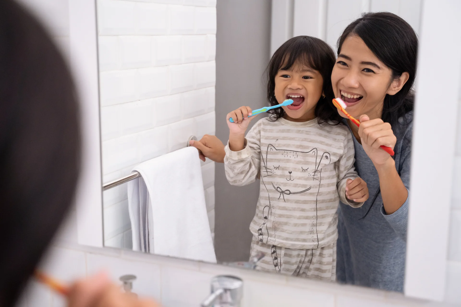 Fluoride treatment and sealants